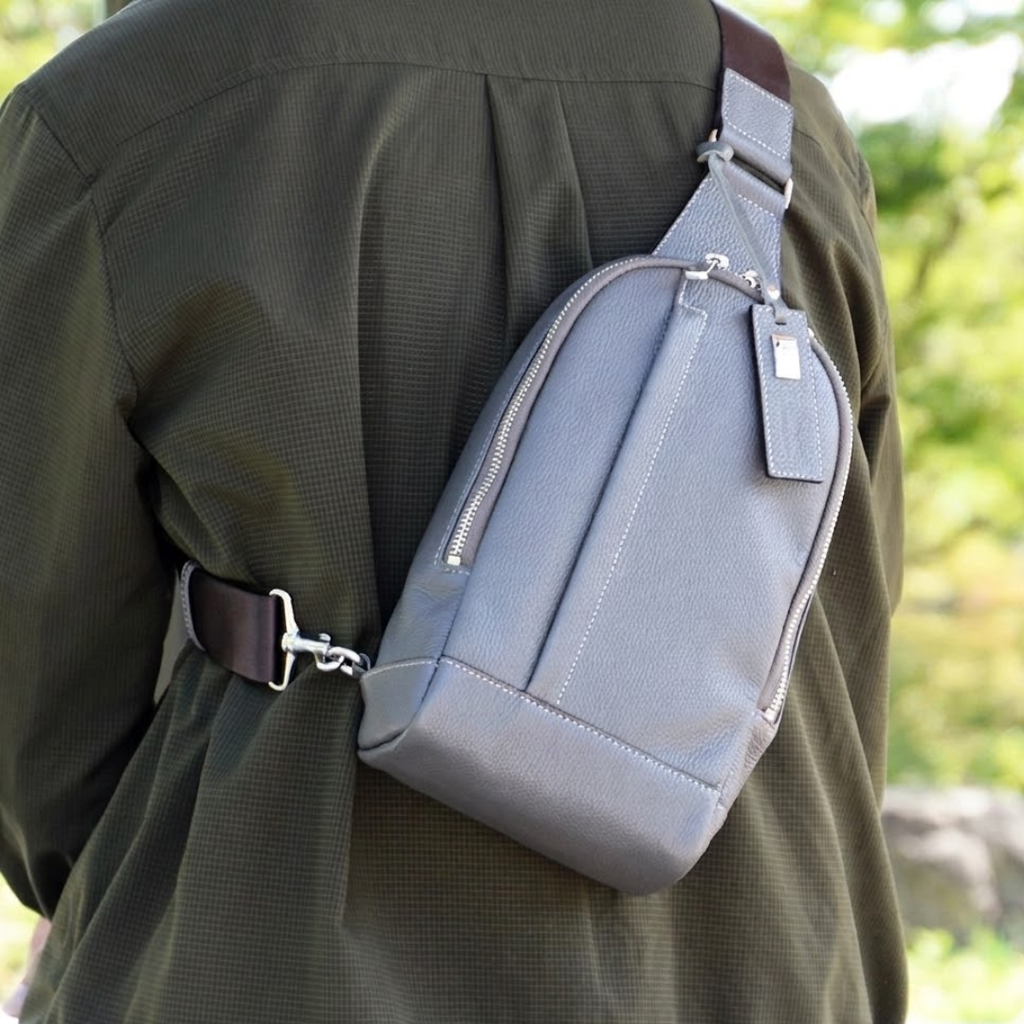 L-9072｜シュリンクレザーボディバッグ