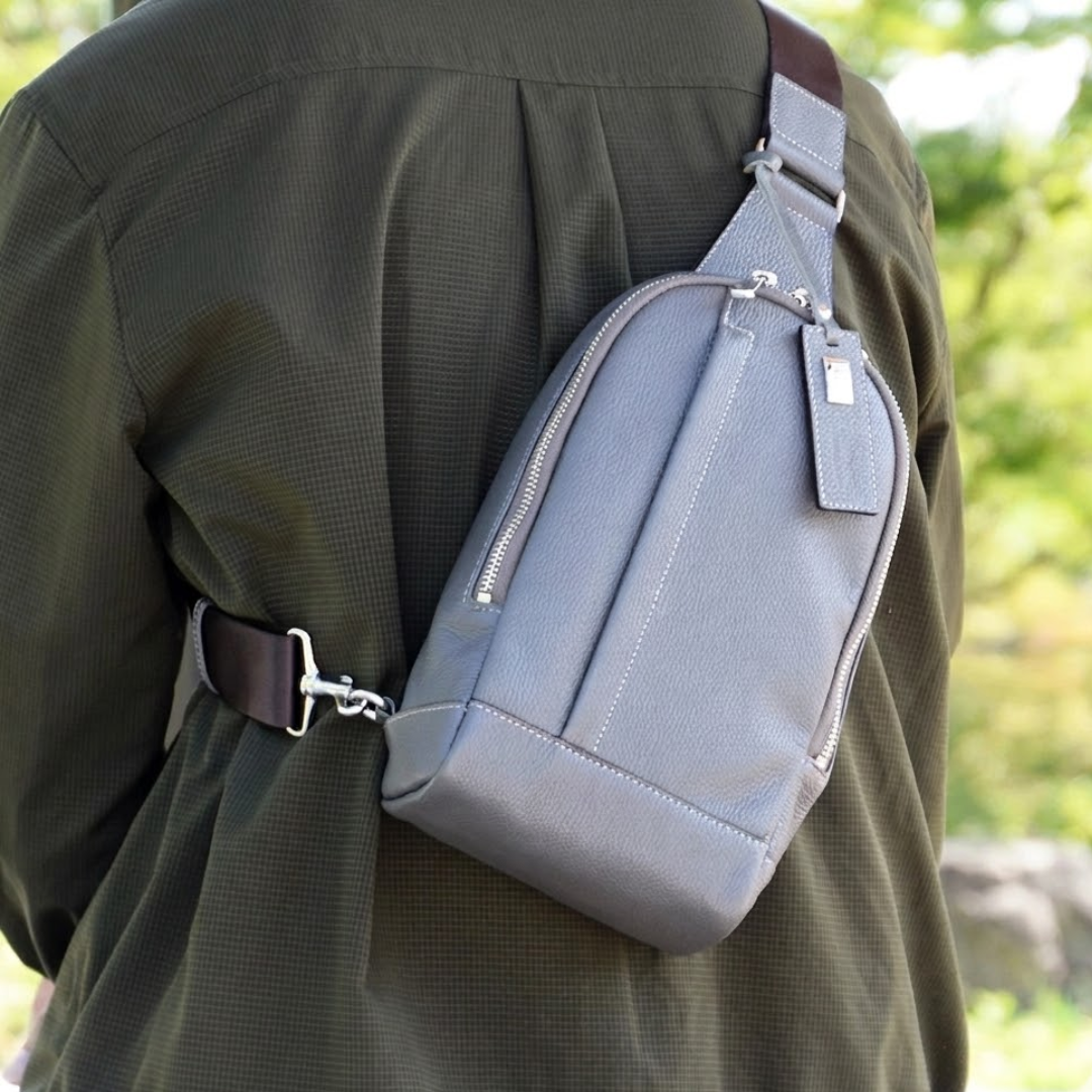 L-9072｜シュリンクレザーボディバッグ