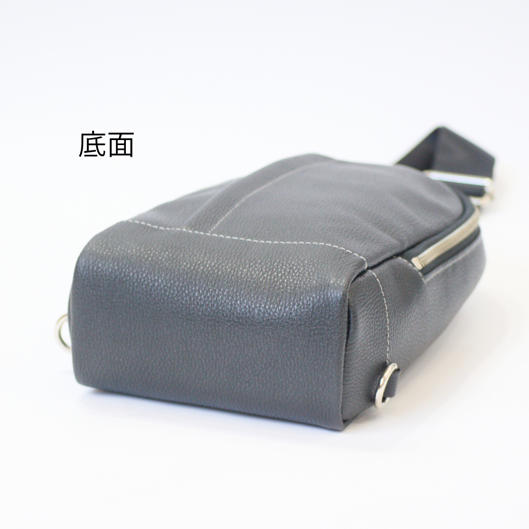 L-9072｜シュリンクレザーボディバッグ